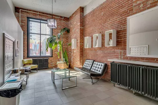 220 11 AVE SE #221, Calgary, AB T2G 0X8