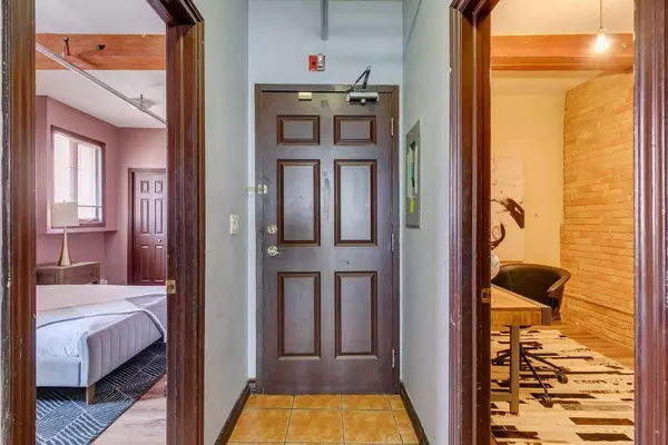 220 11 AVE SE #221, Calgary, AB T2G 0X8