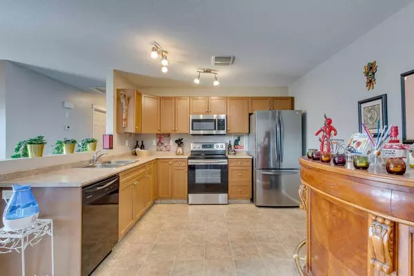 8 Bayside PL #207, Strathmore, AB T1P 0E1