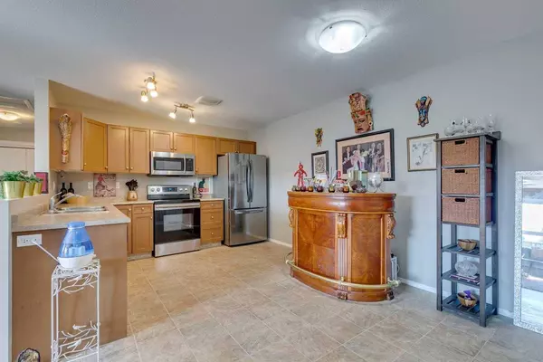 8 Bayside PL #207, Strathmore, AB T1P 0E1