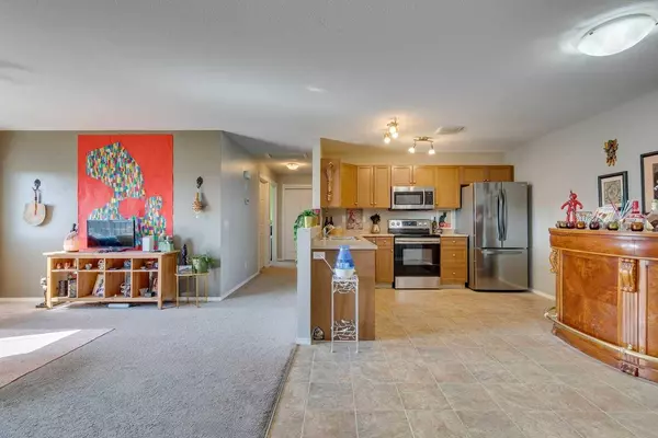 8 Bayside PL #207, Strathmore, AB T1P 0E1