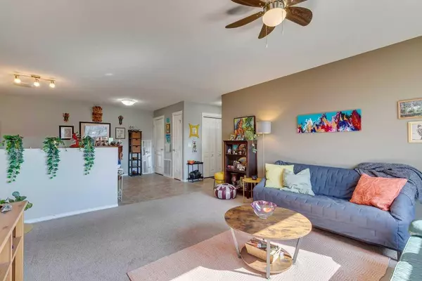 8 Bayside PL #207, Strathmore, AB T1P 0E1