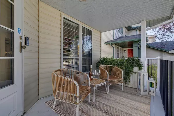 1145 Sunlake Link SE, Calgary, AB T2X 3G8