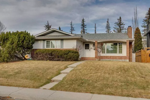 916 Mapledale PL SE, Calgary, AB T2J 1W6