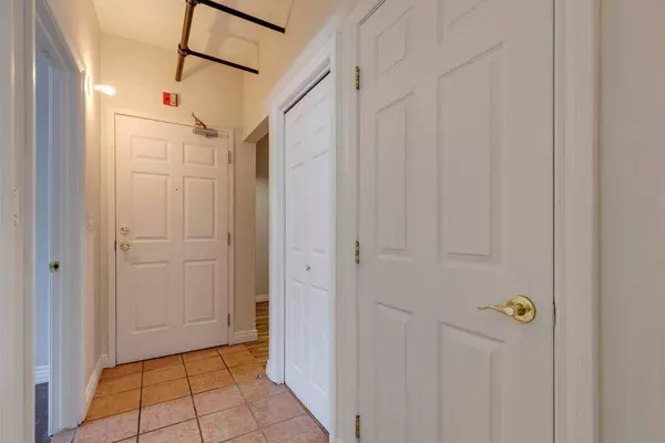 220 11 AVE SE #316, Calgary, AB T2G 0X8