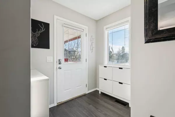 4 Copperfield Rise SE, Calgary, AB T2Z 4R6