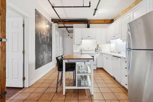 220 11 AVE SE #316, Calgary, AB T2G 0X8