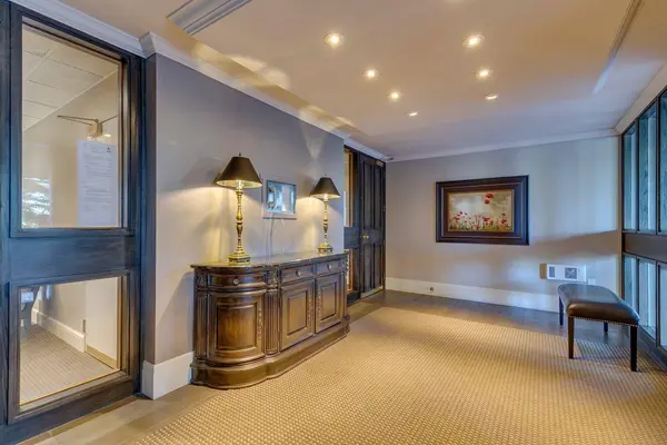 222 Eagle Ridge DR SW #3N, Calgary, AB T2V 2V7