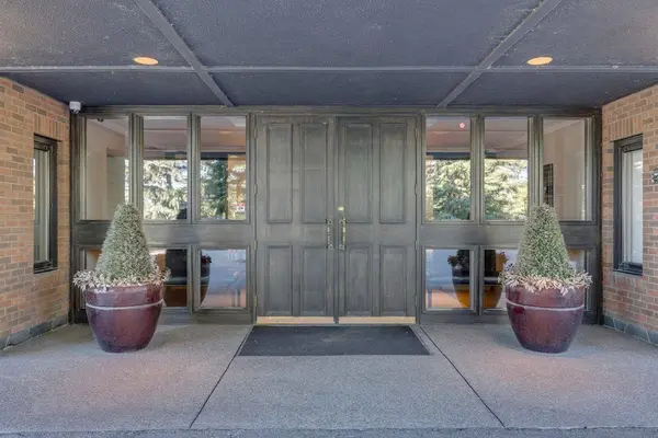 222 Eagle Ridge DR SW #3N, Calgary, AB T2V 2V7