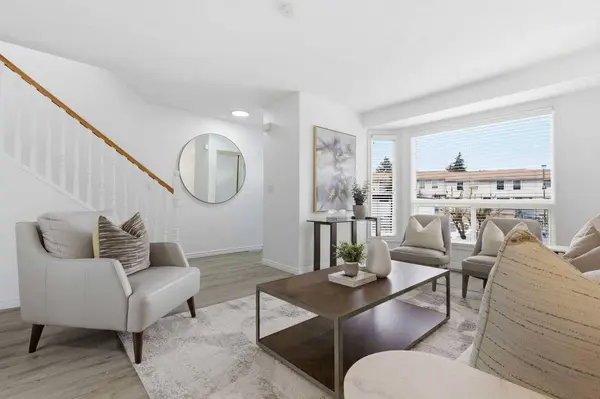 123 Queensland DR SE #60, Calgary, AB T2J 5J4