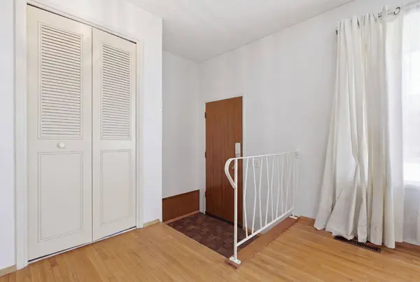 5044 Norris RD NW, Calgary, AB T2K 2P9