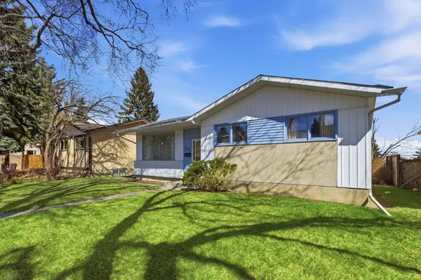 5044 Norris RD NW, Calgary, AB T2K 2P9