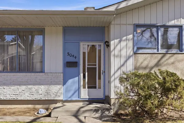 5044 Norris RD NW, Calgary, AB T2K 2P9