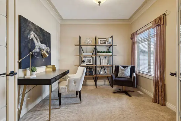 40 Sunset Close, Cochrane, AB T4C 0B3
