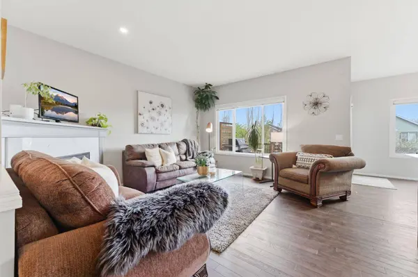 138 Bridlerange PL SW, Calgary, AB T2Y 0K8
