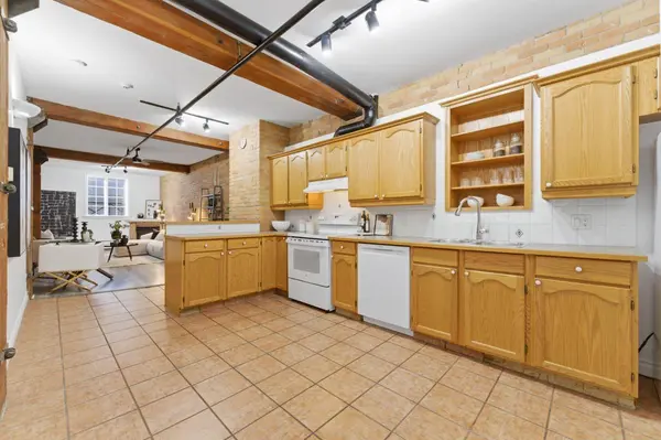 220 11 AVE SE #222, Calgary, AB T2G 0X8