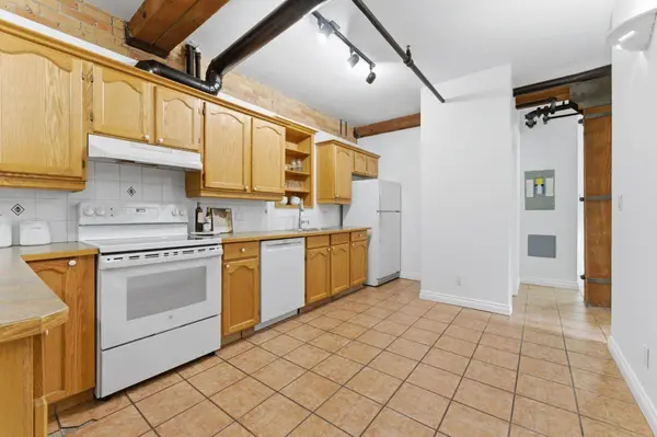 220 11 AVE SE #222, Calgary, AB T2G 0X8