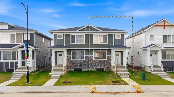 1060 West Lakeview DR, Chestermere, AB T1X 2T3