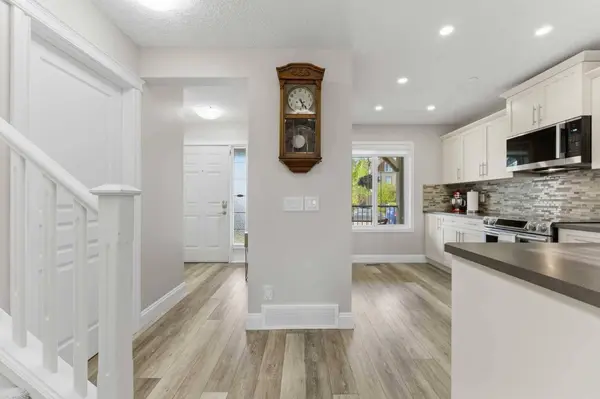 394 Copperpond BLVD SE, Calgary, AB T2Z 0Z7