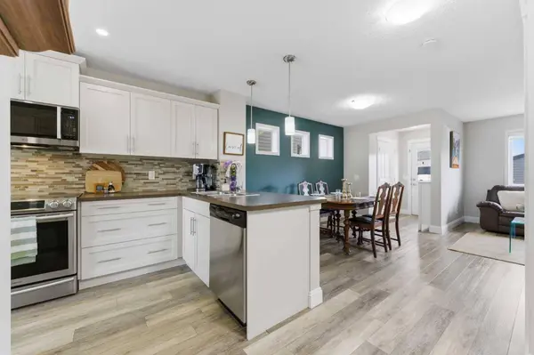 394 Copperpond BLVD SE, Calgary, AB T2Z 0Z7