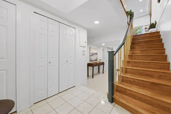 4037 42 ST NW #240, Calgary, AB T3A 2M9