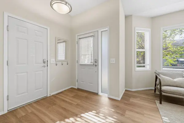 42 Prestwick Pond TER SE, Calgary, AB T2Z 3Z8