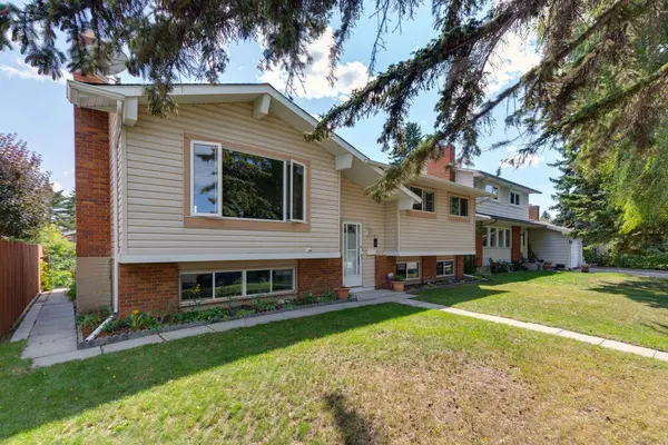 532 Queensland CIR SE