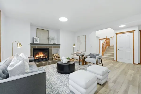 2020 Bridlemeadows MNR SW, Calgary, AB T2Y 4R9