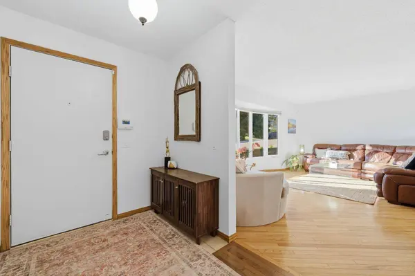 6016 Dalcastle CRES NW, Calgary, AB T3A 1S4