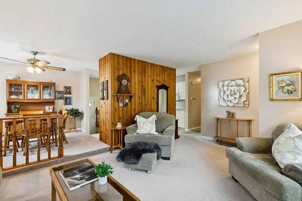 4919 Marlborough DR NE, Calgary, AB T2A 2Z4
