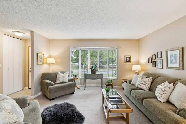 4919 Marlborough DR NE, Calgary, AB T2A 2Z4