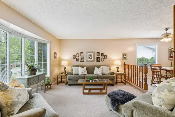 4919 Marlborough DR NE, Calgary, AB T2A 2Z4