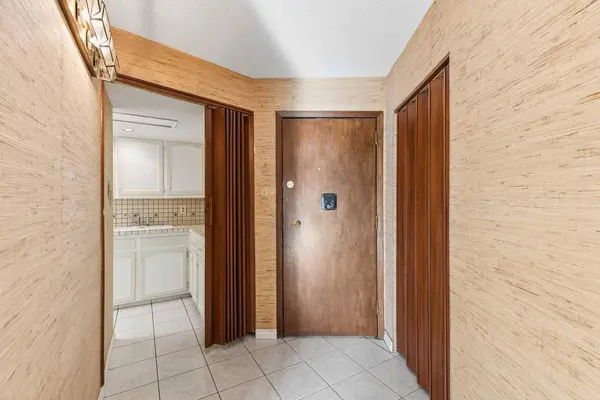 629 Royal AVE SW #303, Calgary, AB T2S 0G2