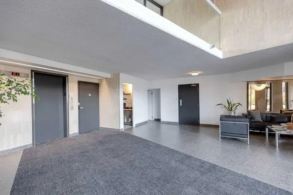 629 Royal AVE SW #303, Calgary, AB T2S 0G2