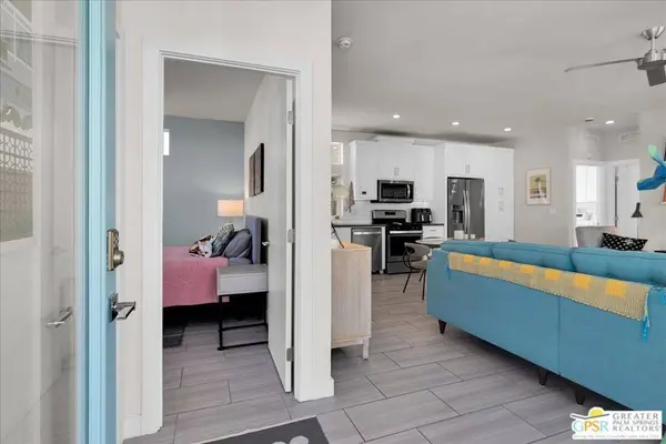 810 Hila LN, Palm Springs, CA 92264