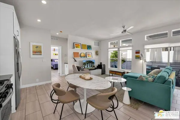 810 Hila LN, Palm Springs, CA 92264