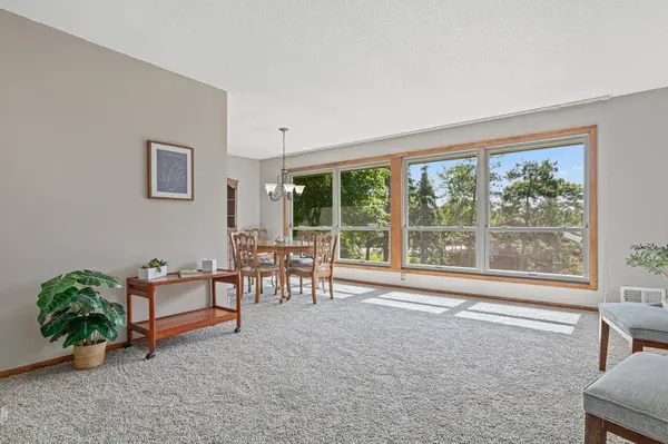 5501 Holiday RD, Minnetonka, MN 55345