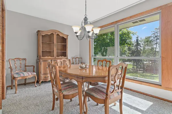 5501 Holiday RD, Minnetonka, MN 55345