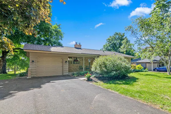 5501 Holiday RD, Minnetonka, MN 55345