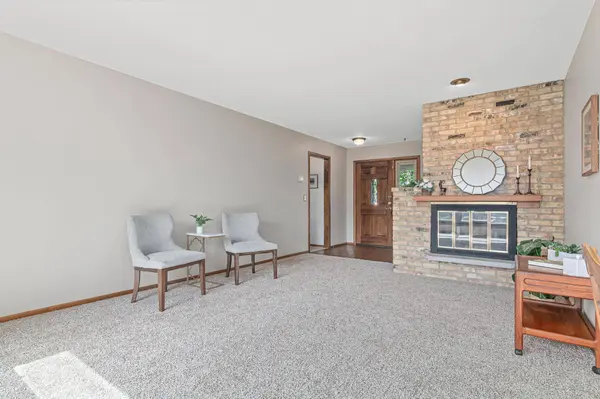 5501 Holiday RD, Minnetonka, MN 55345