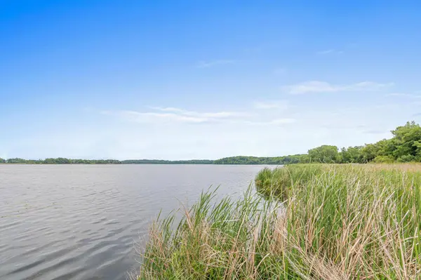 2565 Highland RD, Minnetrista, MN 55359