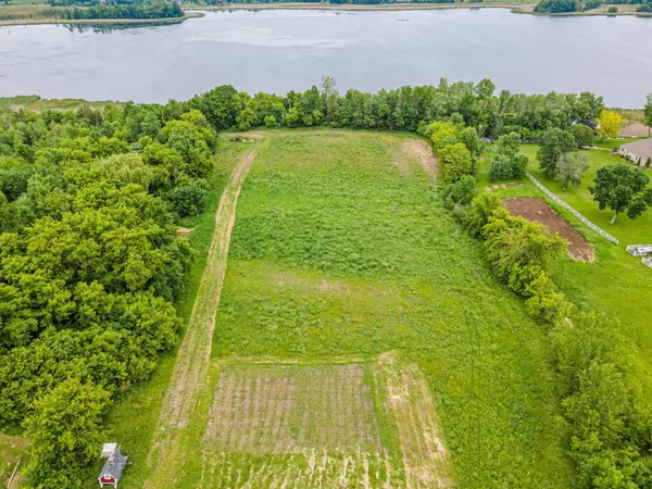 2565 Highland RD, Minnetrista, MN 55359