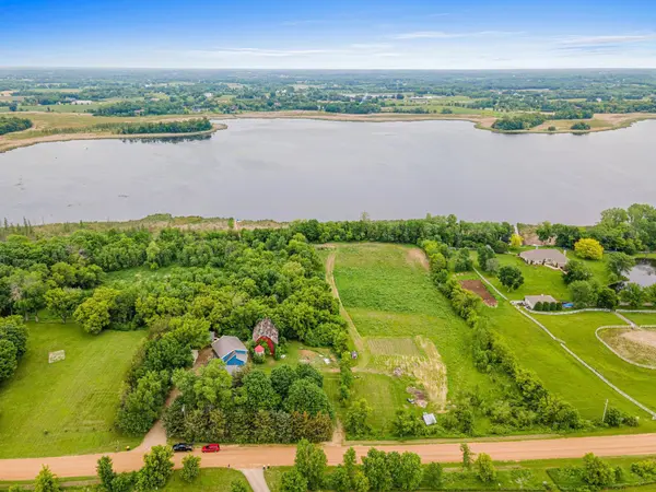 2565 Highland RD, Minnetrista, MN 55359