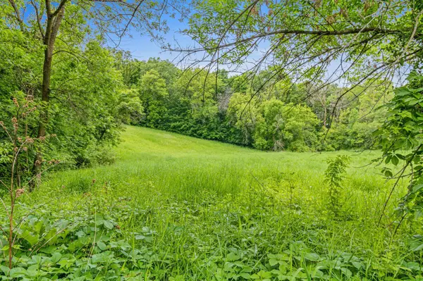 2565 Highland RD, Minnetrista, MN 55359