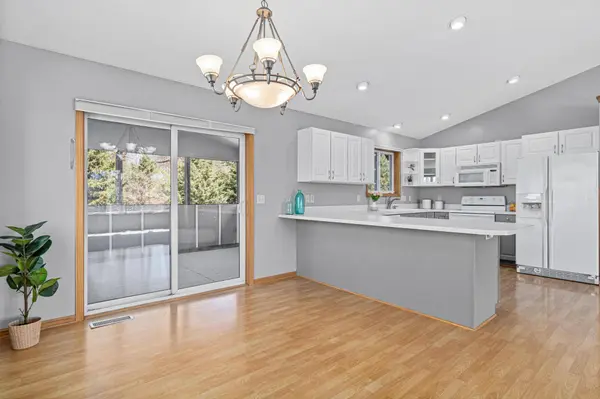 125 Cedar DR S, Lester Prairie, MN 55354