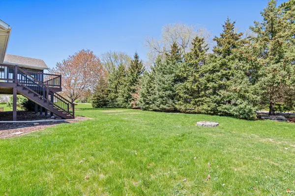 125 Cedar DR S, Lester Prairie, MN 55354