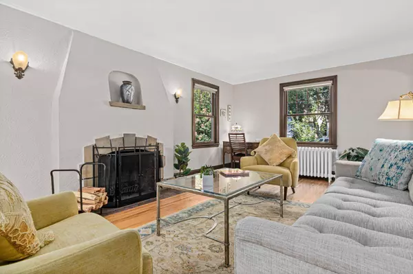 2152 Juno AVE, Saint Paul, MN 55116