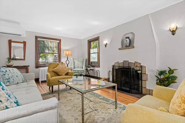 2152 Juno AVE, Saint Paul, MN 55116