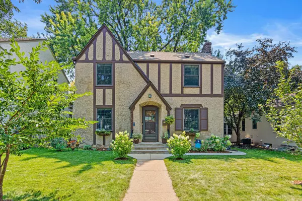 2152 Juno AVE, Saint Paul, MN 55116