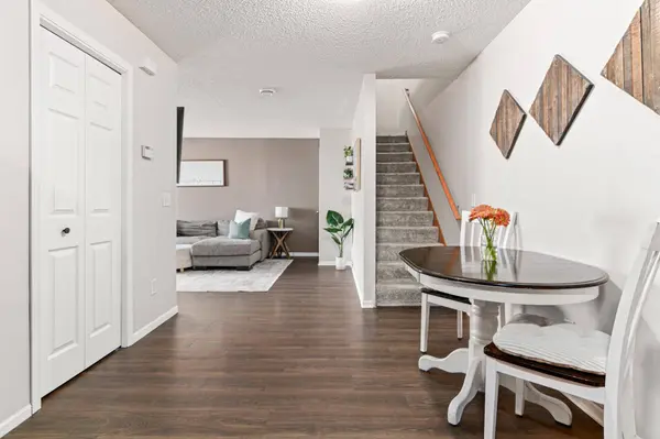 1338 Landsdown LN, Waconia, MN 55387